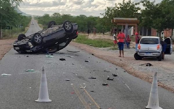 Enfermeira se envolve em acidente com três carros na BA-120, entre Queimadas e Santaluz