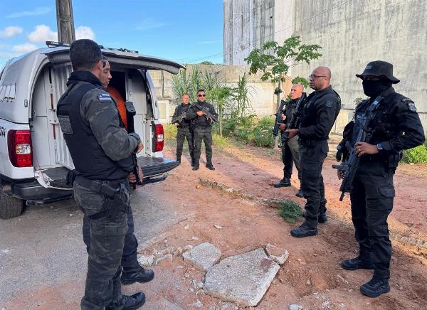 Lideranças criminosas são transferidas para prisão de segurança máxima em Serrinha