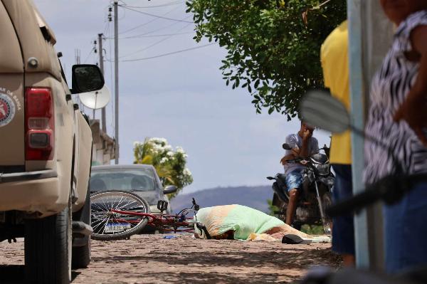 Polícia prende suspeito de matar homem com facada no pescoço em Barrocas