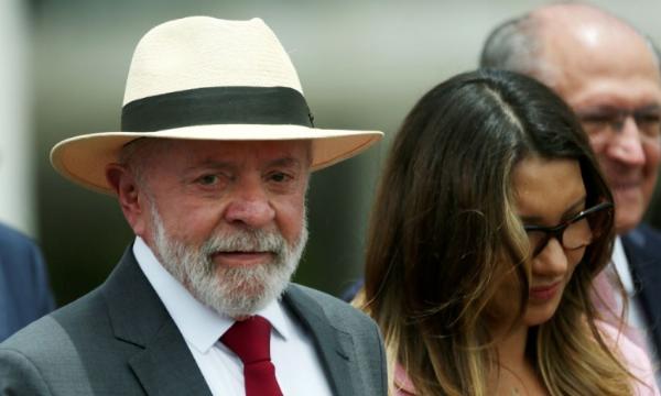 Lula diz que homens são mais apaixonados por amantes do que por esposas