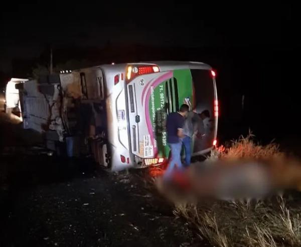 Acidente com ônibus de turismo deixa quatro mortos em Alagoinhas