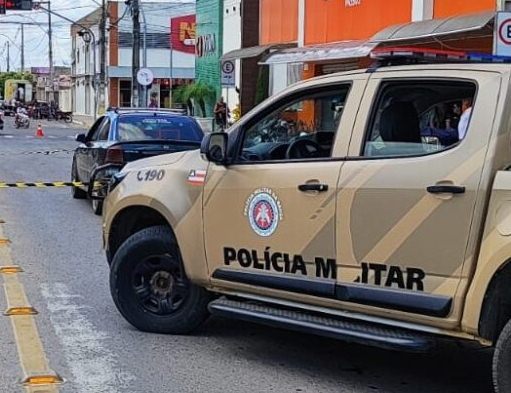 Vídeo mostra momento em que ex-carcereiro é executado dentro do próprio carro em Ribeira do Pombal