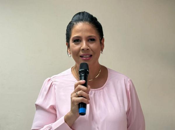 Prefeita de Conceição do Almeida nomeia marido em secretaria