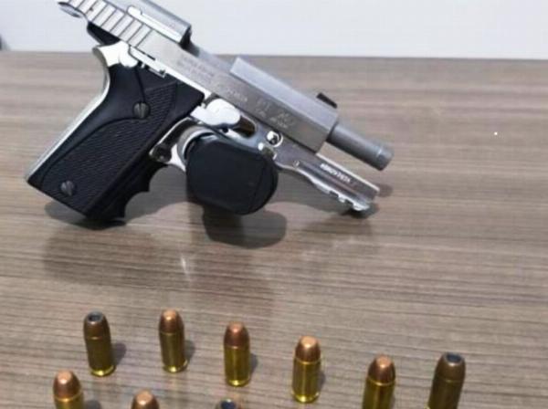 Pistola apreendida após briga de casal em Cansanção pertence a vereador