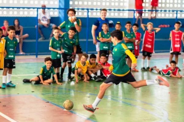 Projeto esportivo promove atividades gratuitas em Tucano