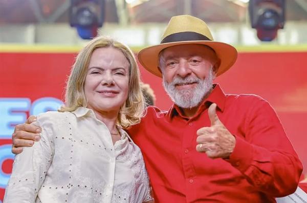 Lula prepara nome de Gleisi para sucessão em 2026, diz coluna