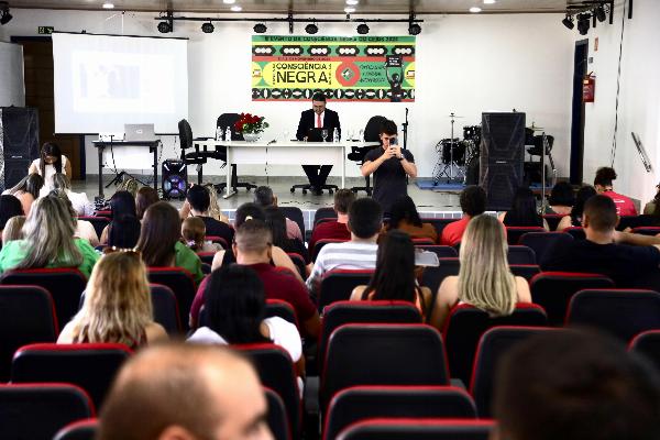 Três municípios do Sisal recebem projeto do MP para uso seguro de tecnologias nas escolas