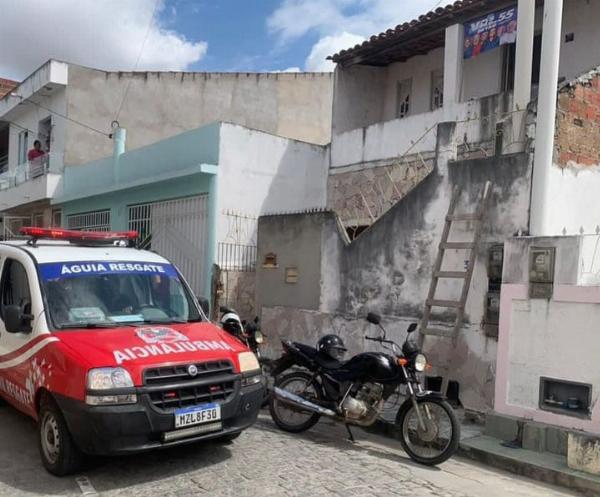 Idoso fica ferido ao cair de telhado em Conceição do Coité