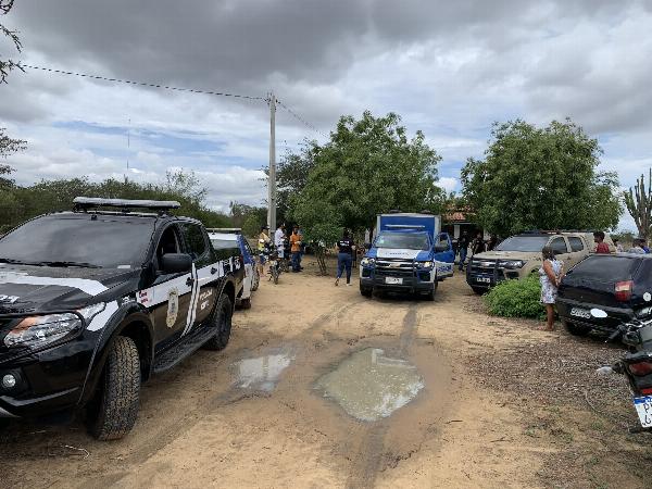 Irmãos assassinados dentro de casa em Quixabeira