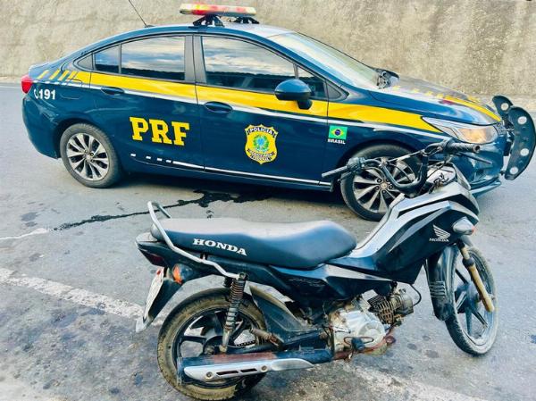 PRF recupera mais uma motocicleta roubada em Santa Bárbara