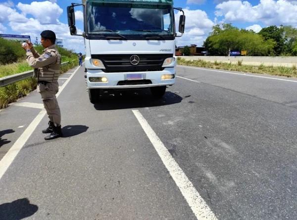 Polícia persegue e prende trio após roubo de veículos em Santanópolis